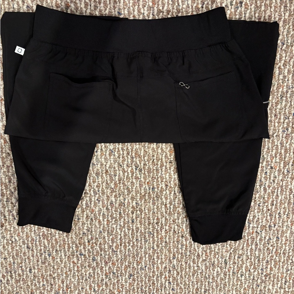 Cherokee Infinity Black Scrub Set - image 3